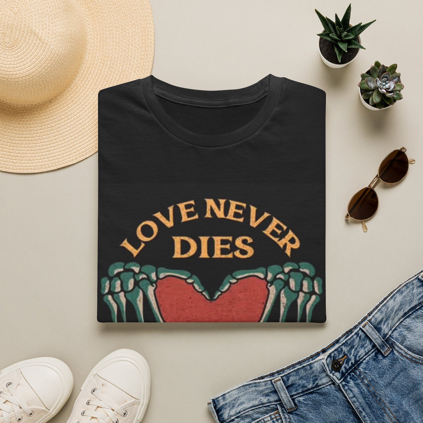 Love Never Dies Graphic T Shirt Retro Vintage Art Unisex Softstyle T-Shirt