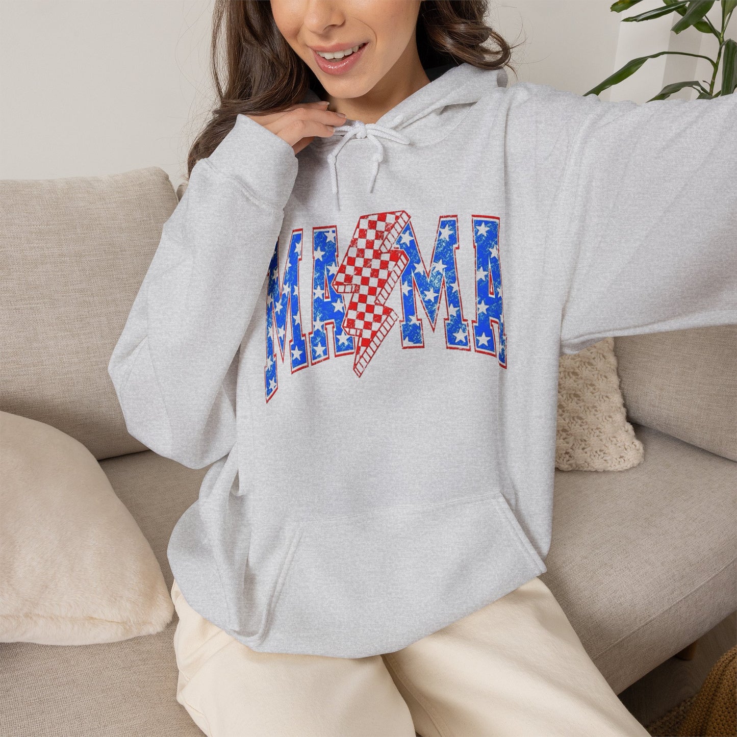 USA Mama Mom Retro Graphic Hoodie Women's Heavy Blend™ Hooded Sweatshirt