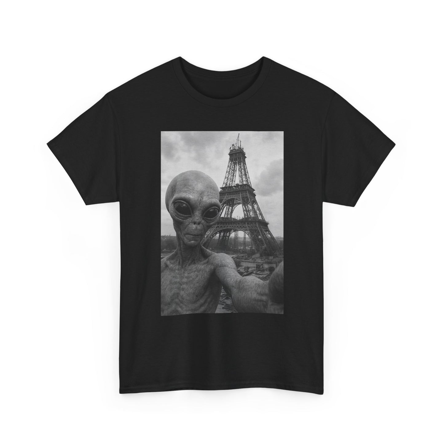 Alien Selfie Funny T Shirt Paris France Unisex Heavy Cotton Tee
