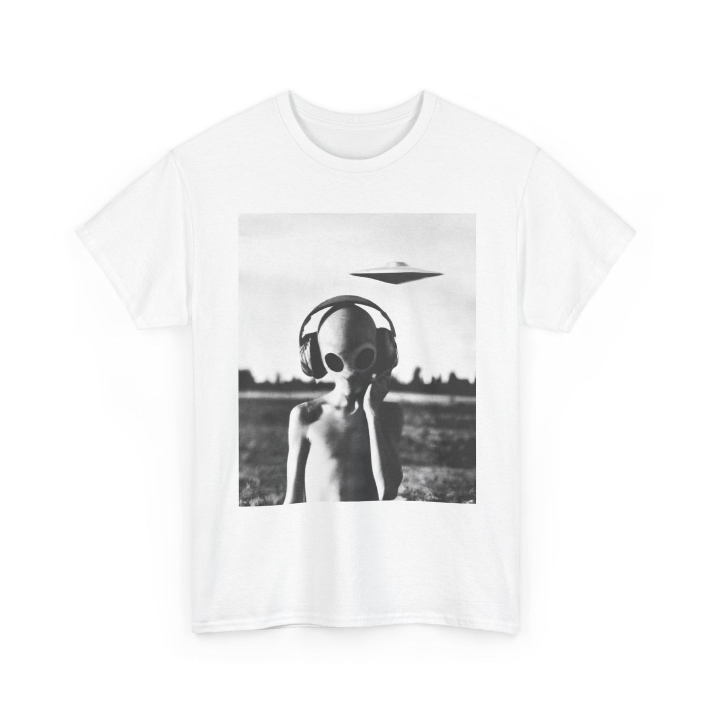 Aliens Love Music Funny T Shirt Unisex Heavy Cotton Vintage Gift NEW