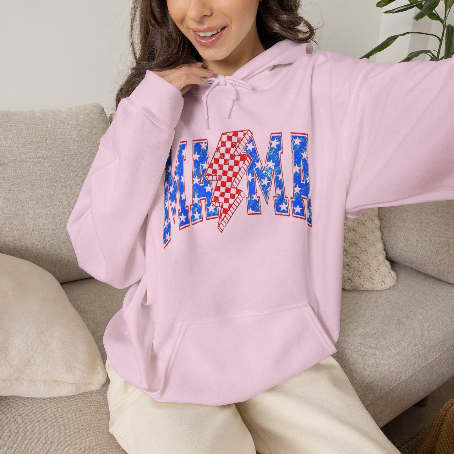 USA Mama Mom Retro Graphic Hoodie Women's Heavy Blend™ Hooded Sweatshirt
